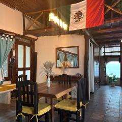 Treehouse Loft in Prime Location