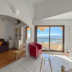 Appartement vue mer et front de mer avec terrasse