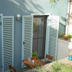 Design Studio 9 with private patio in central villa