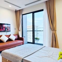 Studio Beverly ban công view sông cao cấp