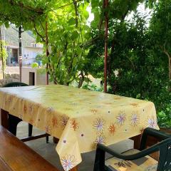 Gorgeous Apartment In Grebastica