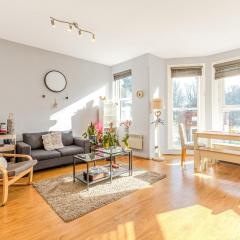 New listing! 2BR flat with patio in Clapham Common