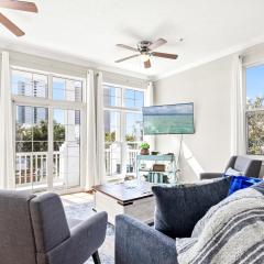 Sailors Cove: 5-Bedroom, 45 Baths, Sleeps 12! Steps Away from the Beach!