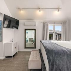 Chic La Jolla Studio Steps to Ocean & Dining