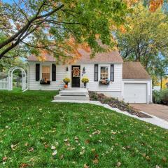 Beautiful Benson Cottage with Year-Round Hot Tub