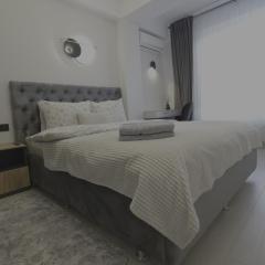 Large Family Apartment near Park