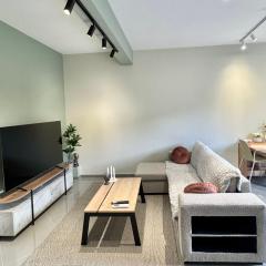 LĀr - the Hidden Gem