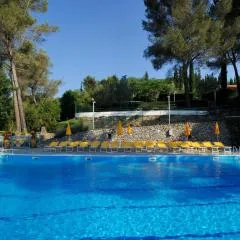 Hilltop Mobile Home with Pool