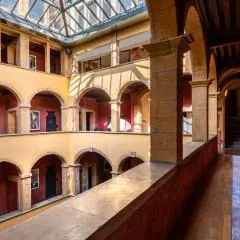 Cour des Loges Lyon, A Radisson Collection Hotel