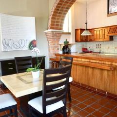 Walk To Beach & Malecon -Apartment with Sunny Roof Terrace