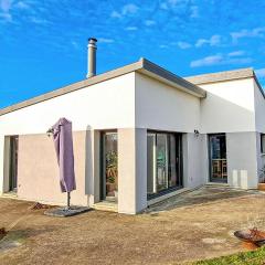 3 Bedroom Nice Home In Amfreville