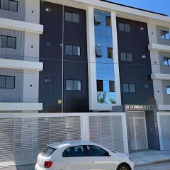 03 quartos (ar condicionado e ventilador), até 10 pessoas, garagem, atrás do hospital da Unimed apt 202