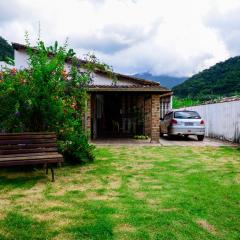 Casa perto das principais praias c WiFi e churrasq