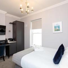 Superb Seafront Studio