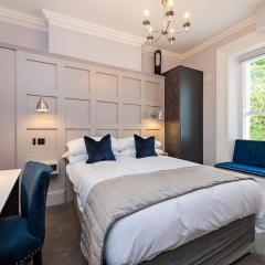 Charming Studio at the Marina