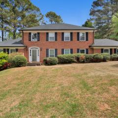 1 BR Suite w Fenced Backyard - Parking!