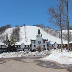 Schuss #145 Walk to ski hill