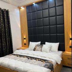 Luxueuse petite chambre, salle de bain extérieure privée