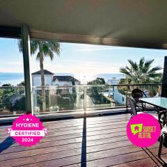 Topfloor apartment with terrace and sea views