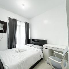 Business Studio in Salcedo Village Makati