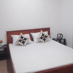 King Elephant, Homestay Pinnawala