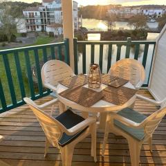 Fleurs du lac studio 2 adultes et 2 enfants avec terrasse vue sur le lac et accès parc aquatique gratuit