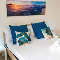 casa azul netflix near the sea