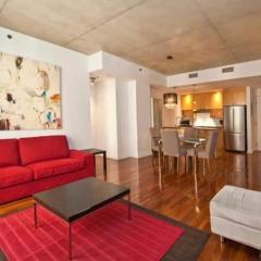 Chic Downtown Montreal Condo 2 Bed 2 Bath Free Indoor Parking