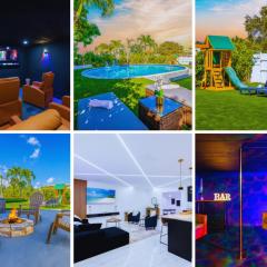 The Glow House w Cinema, Disco, Pool, BBQ, 9 beds