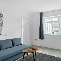 4 Bedrooms - 3 Bathrooms House