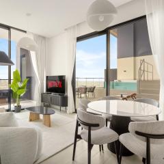 VayK - Luxury 2BR with Jacuzzi in JVC