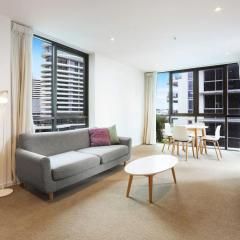 Broadbeach Apartment Central, WiFi Secure Park