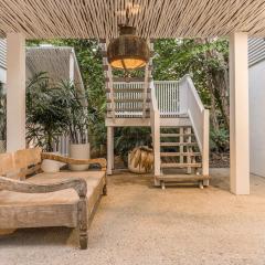 Peter St South Golden Beach Abode Family Luxury at Beach