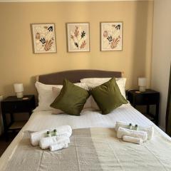 Star Cottage - in the heart of the Town centre Ringwood, New Forest