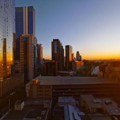 Welcoming CBD Park Views Retreat