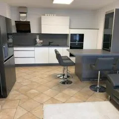 Moderne Monteurwohnung mit Terrasse "Am Teichberg"