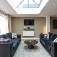 Brand New 5 Bed Home With Snooker Table, Wolverhampton