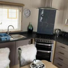 Isla Rose Golden Gate Towyn