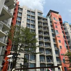 Bright Apartment in Klebang