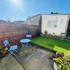 Redland's Fun & Colourful Artistic House