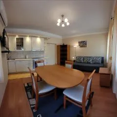 Frank Apartmanház