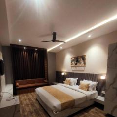 Hotel The Opulent