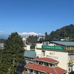 Pineridge Hotel at Mall Road