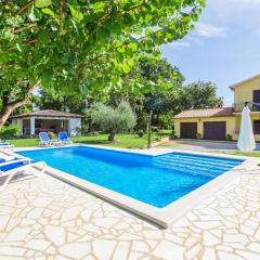 Apartment Susnjici 1 with Pool, Children Playground and Balcony