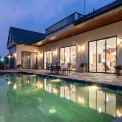 Velia Villa Soc Son 5PN Mountain View