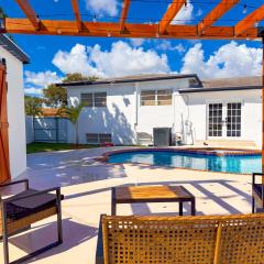 Hard Rock Villa Pool, Game Room & Beach Fun