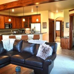 Luxury condo with stunning views!