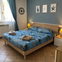 Un passo dal Mare - 50m from the Sea, with Garden, AC & WiFi