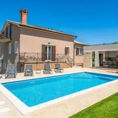 Villa Rosewood