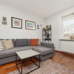 Cozy Apartment with Parking Near Warsaw Babice Airport by Noclegi Renters
